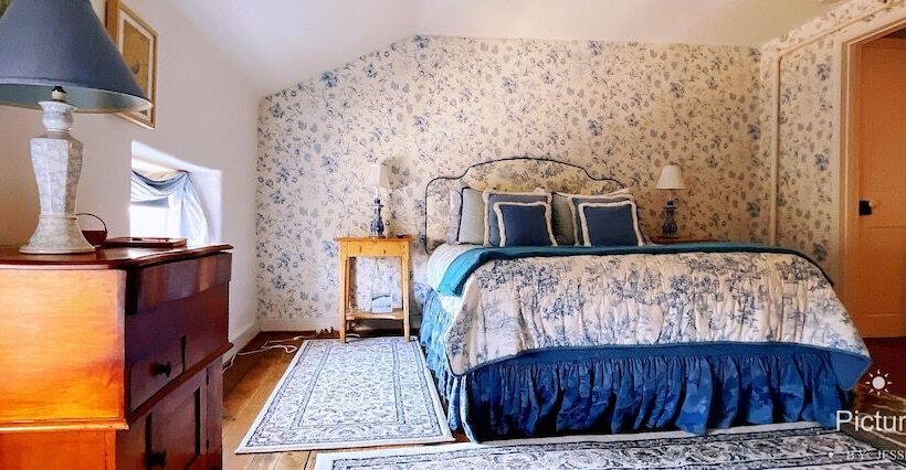 Wayside Inn Bed And Breakfast