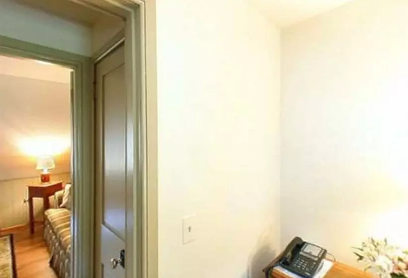 Wayside Inn Bed And Breakfast