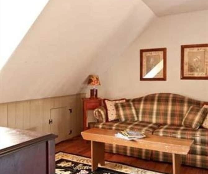 Wayside Inn Bed And Breakfast