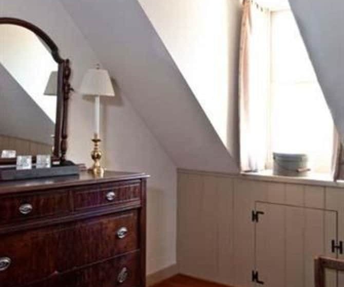 Wayside Inn Bed And Breakfast