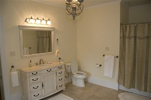 White Hall Manor Bed & Breakfast