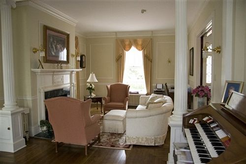 White Hall Manor Bed & Breakfast