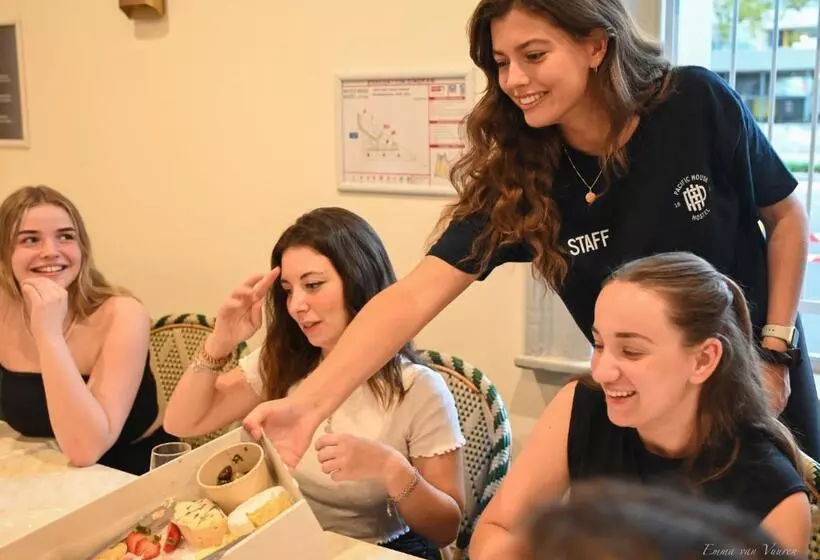 هاستل The Pacific House