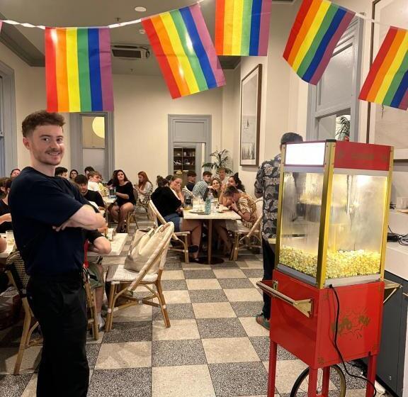 旅馆 The Pacific House