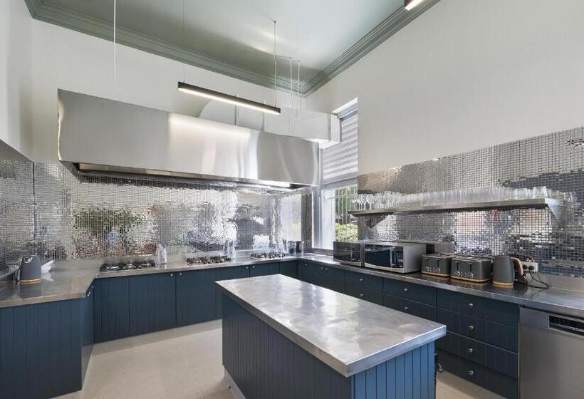 旅馆 The Pacific House