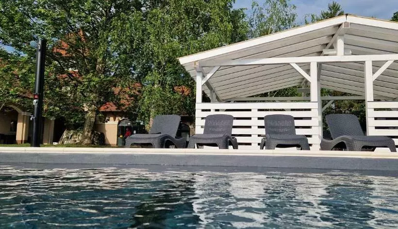 Aamiaismajoitus (B&B) Garden Panzió