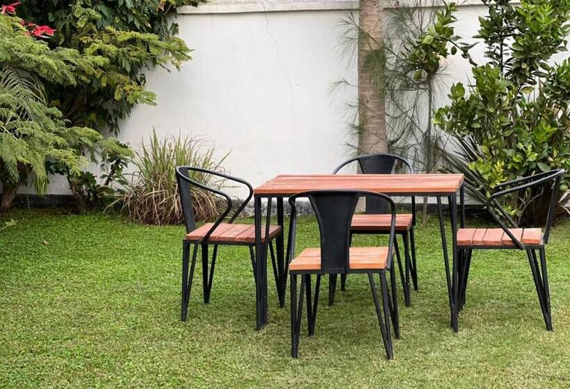 Отель Arushawest