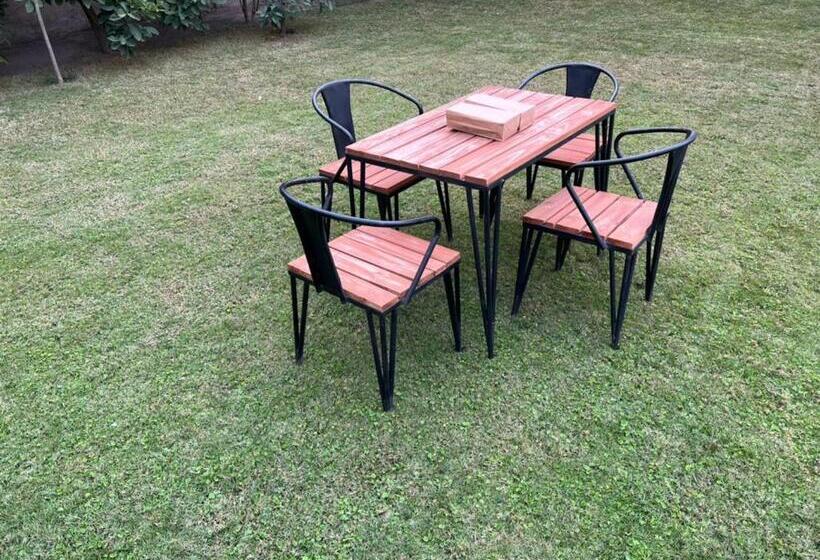 Отель Arushawest