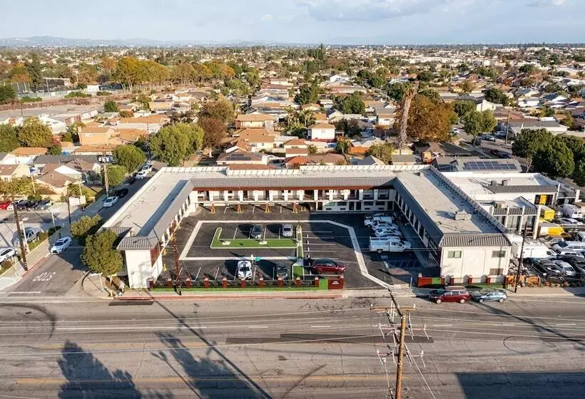 Hotelli Aspire Inn Studios & Spas