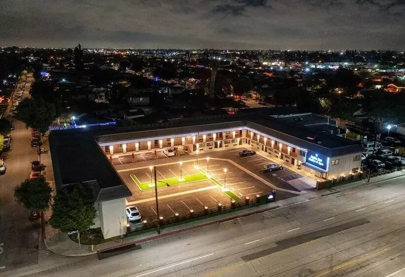 Hotelli Aspire Inn Studios & Spas