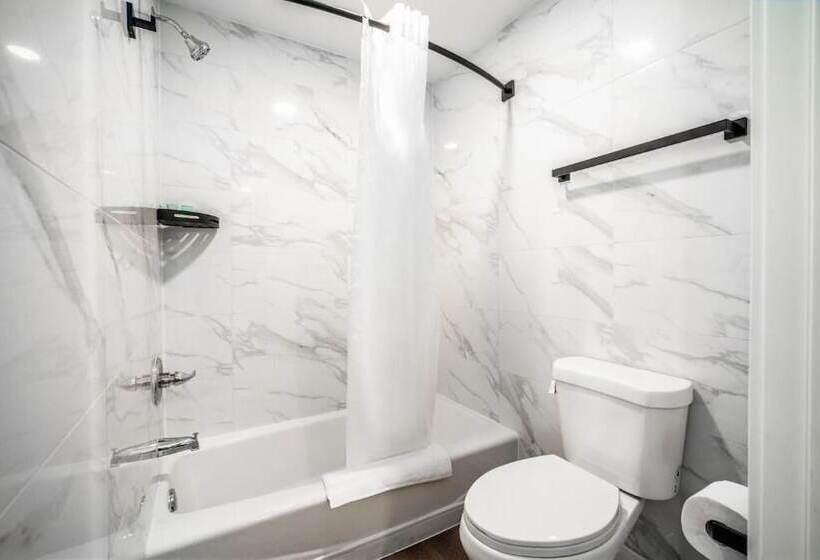 Отель Aspire Inn Studios & Spas