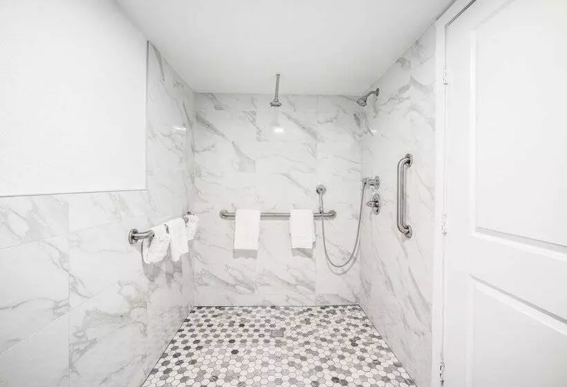 Hotelli Aspire Inn Studios & Spas