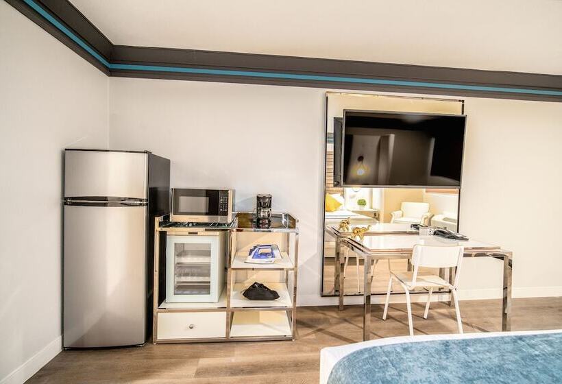 Отель Aspire Inn Studios & Spas