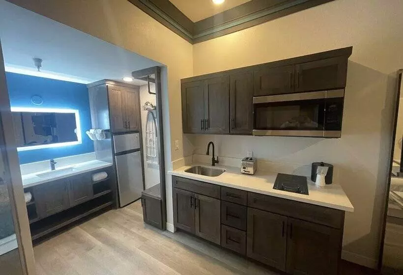 Hotelli Aspire Inn Studios & Spas