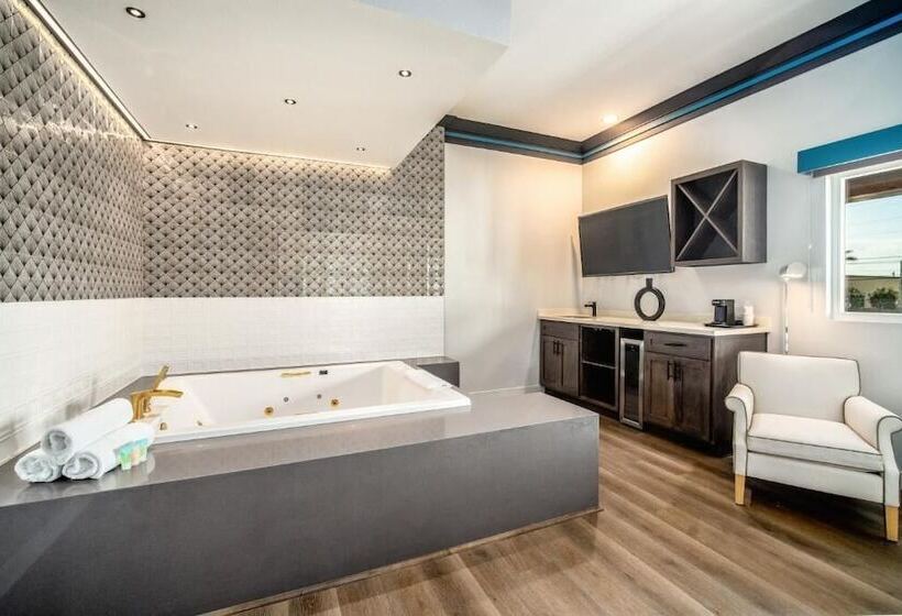 Отель Aspire Inn Studios & Spas