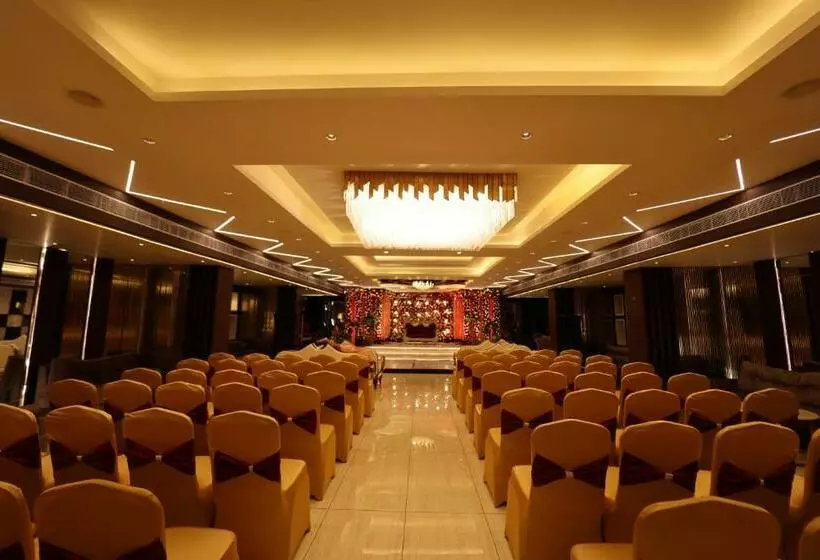 Hotelli Ks Square