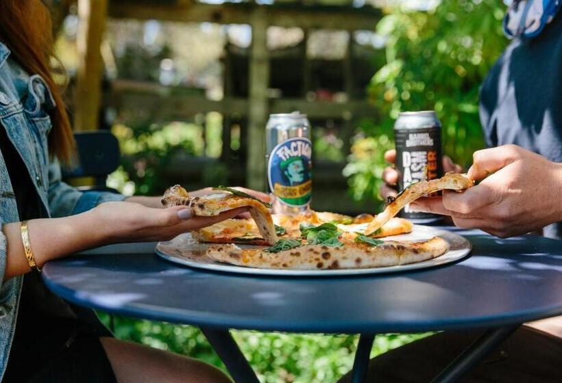 ホテル Nicholson House At Beaujolais