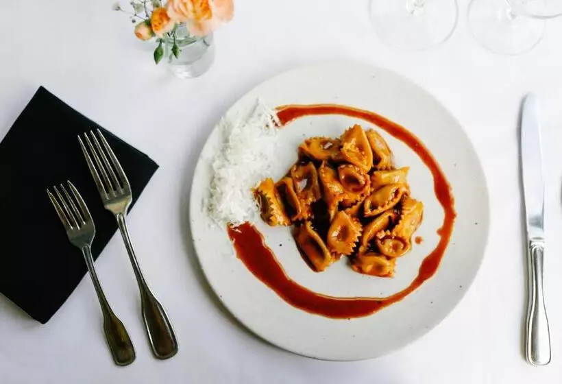 Hotelli Nicholson House At Beaujolais