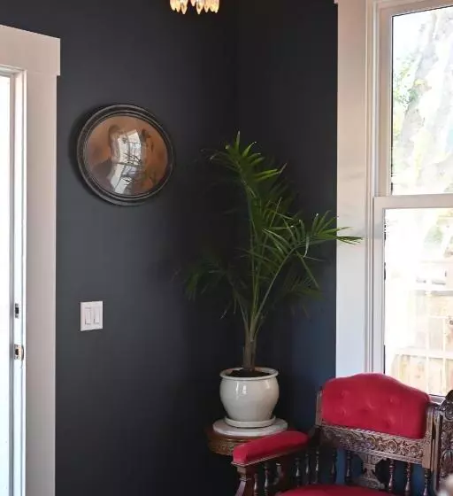 Hotelli Nicholson House At Beaujolais