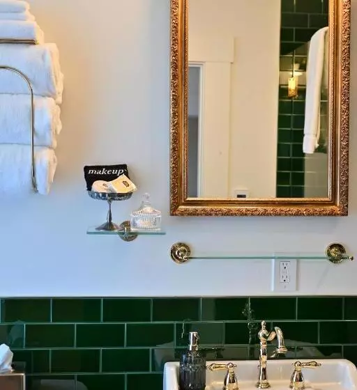 Hotelli Nicholson House At Beaujolais