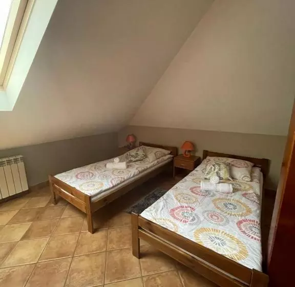 ホテル Restauracja Rozmarzyn