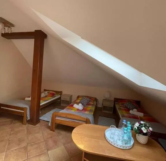 ホテル Restauracja Rozmarzyn