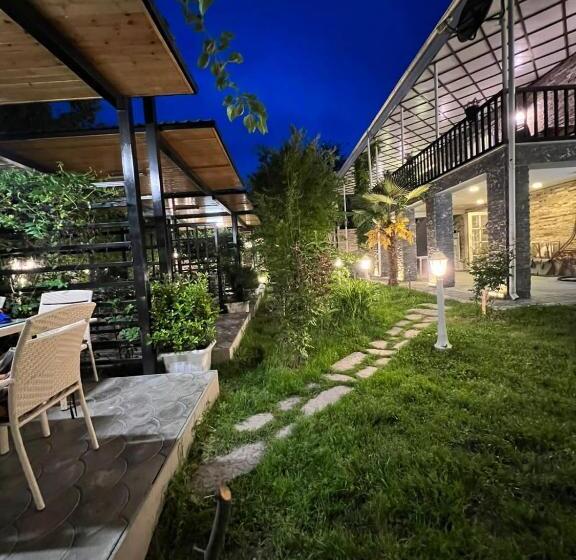 هتل Sheki Hilal Boutigue