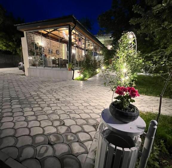 هتل Sheki Hilal Boutigue