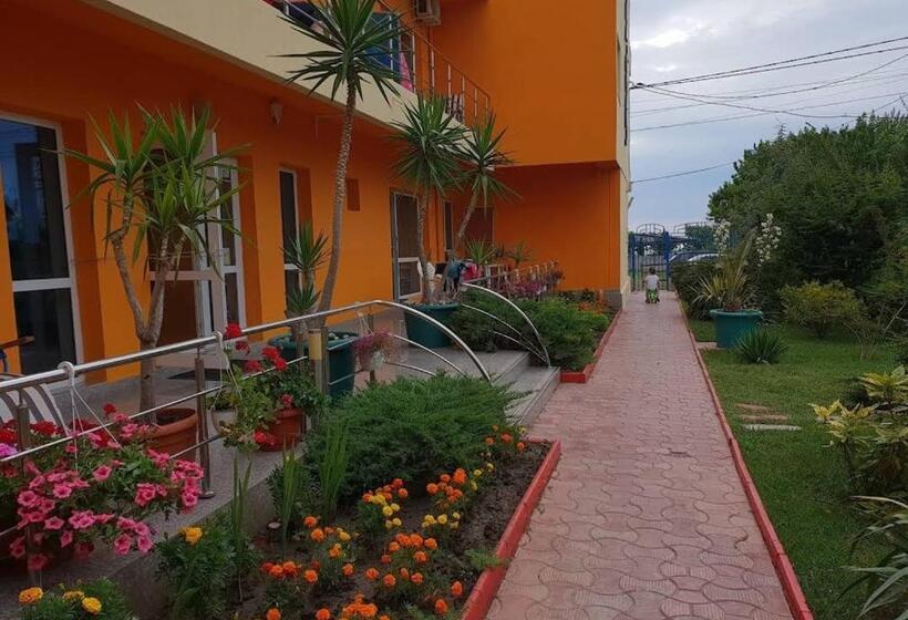 پانسیون Vila Oranj