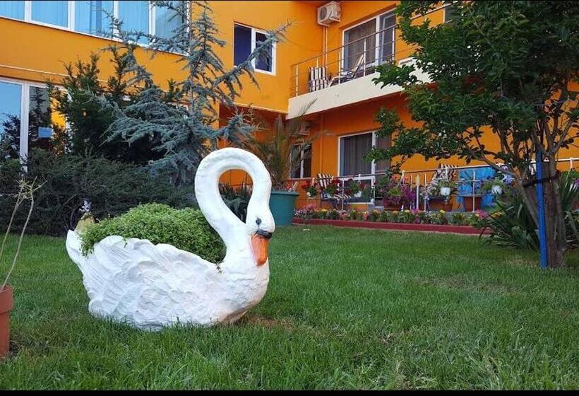 پانسیون Vila Oranj