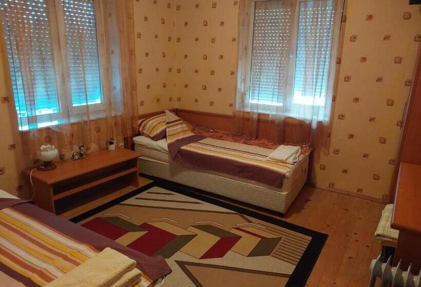 פנסיון Villa Tia Maria