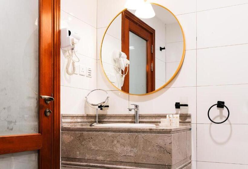 Sunday Gateway Jeddah