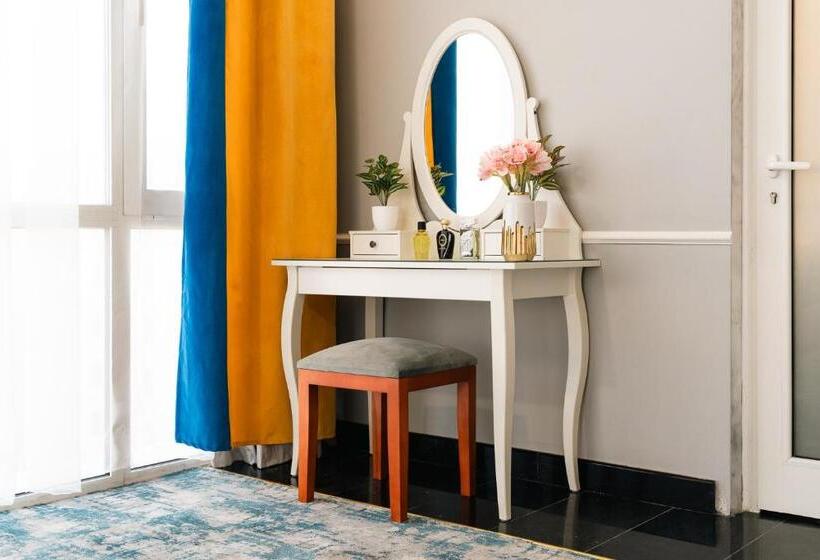 Sunday Gateway Jeddah