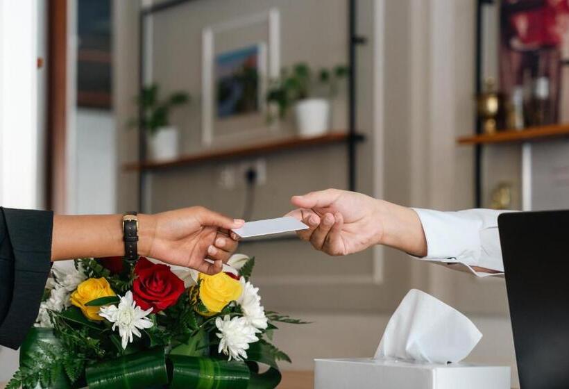 Sunday Gateway Jeddah