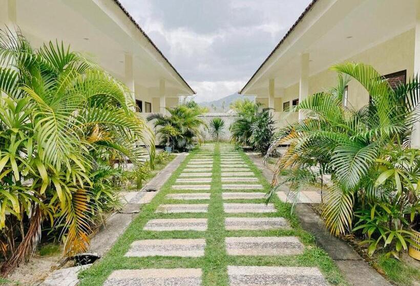 Nocleg ze śniadaniem Reddoorz Near Pantai Selong Belanak