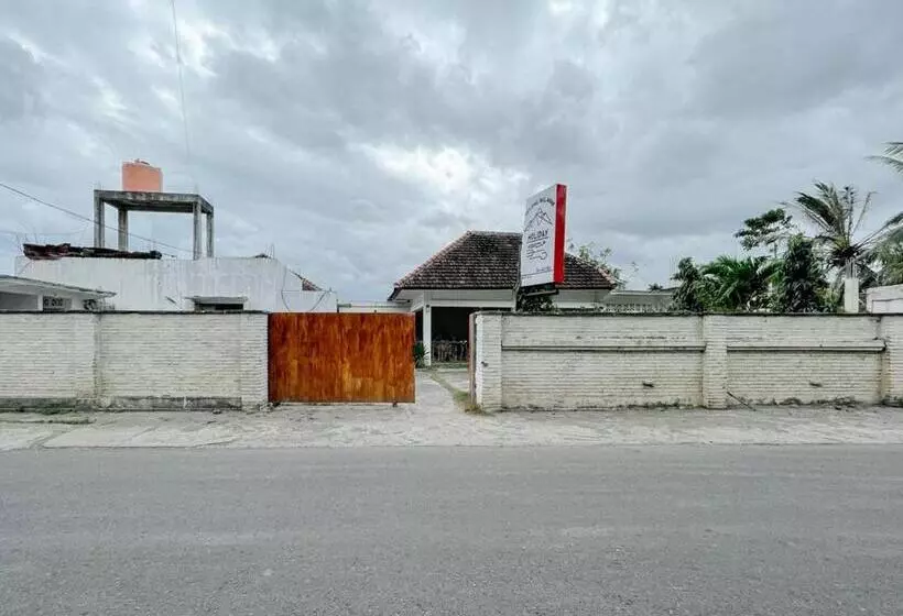 ベッドアンドブレックファースト Reddoorz Near Pantai Selong Belanak