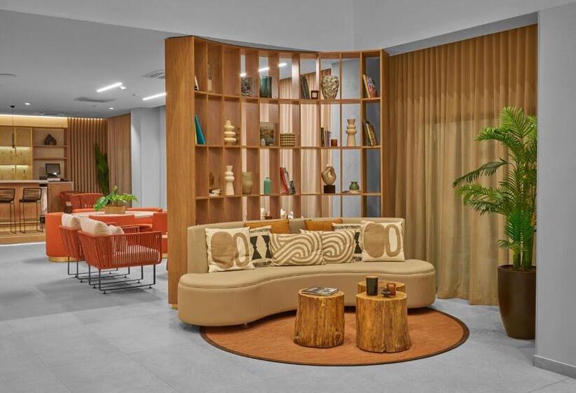 בית מלון כפרי City Express Plus By Marriott Mazatlan