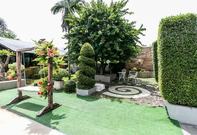 Отель Oyo 75305 T Park Pak Chong