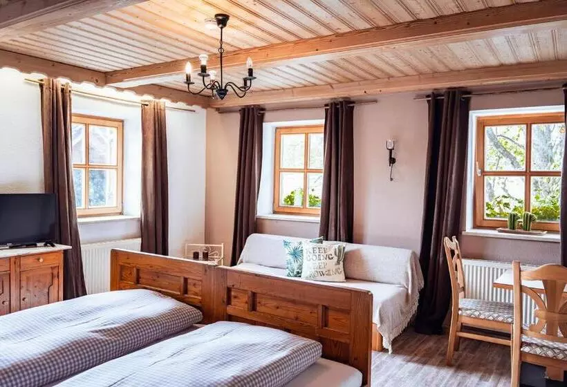 Landhotel Zum Matthiasl