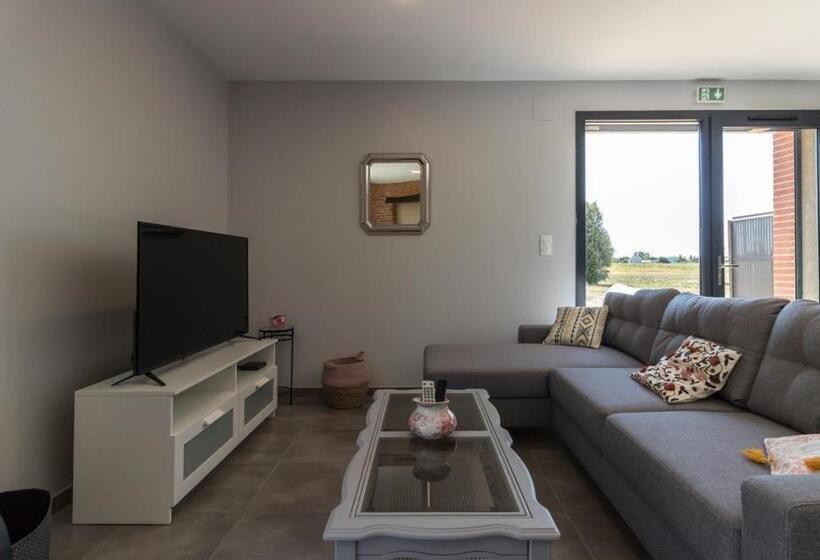 بنسيون Domaine Le Caprougeat