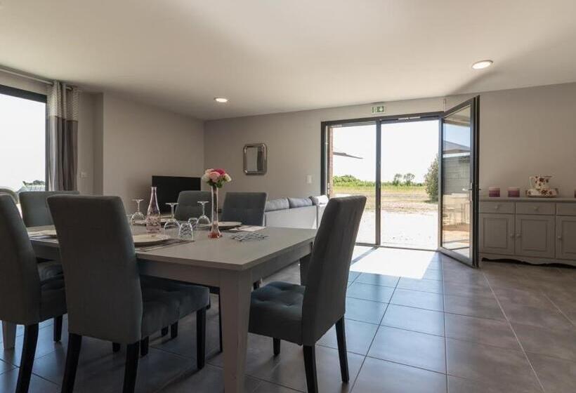 بنسيون Domaine Le Caprougeat