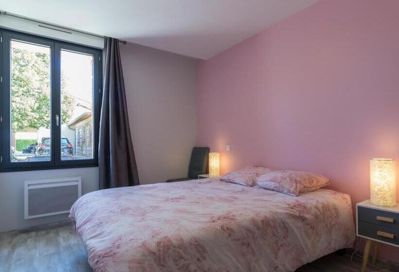 بنسيون Domaine Le Caprougeat