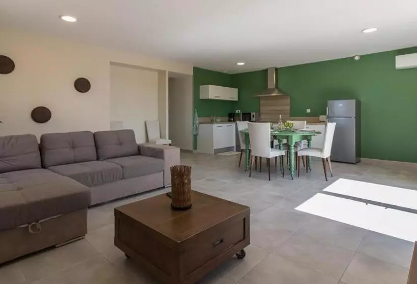 Majatalo Domaine Le Caprougeat