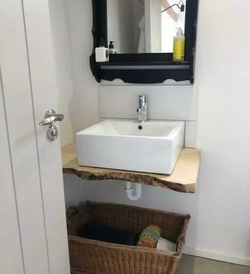 ペンション Lough Hyne Cottage
