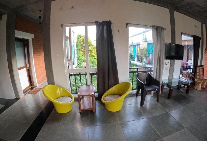 ペンション Wow Farm House