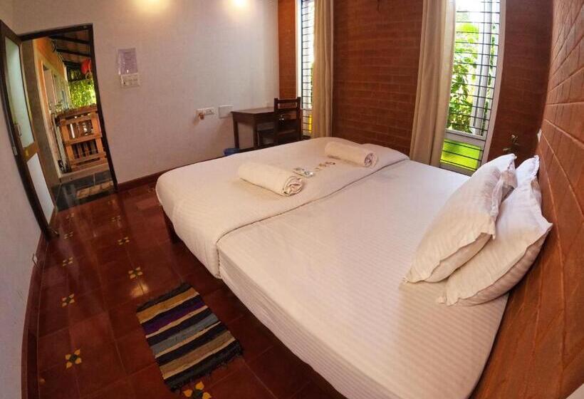 ペンション Wow Farm House