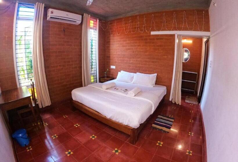 ペンション Wow Farm House