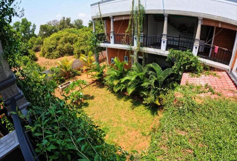 ペンション Wow Farm House