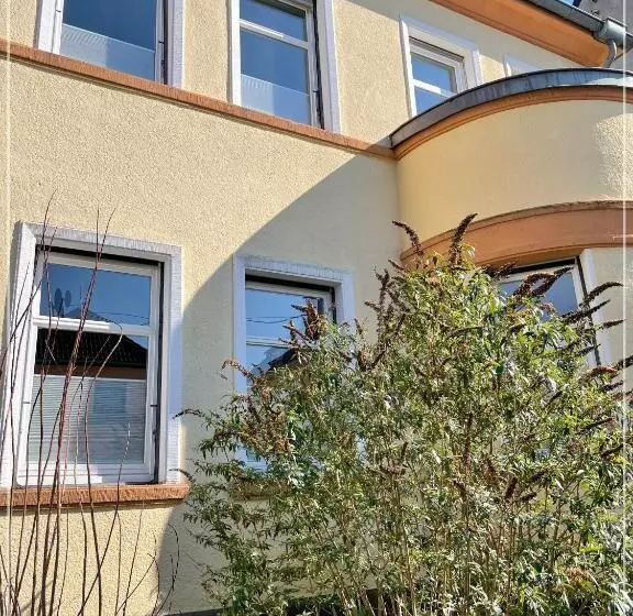 Saar Apartments