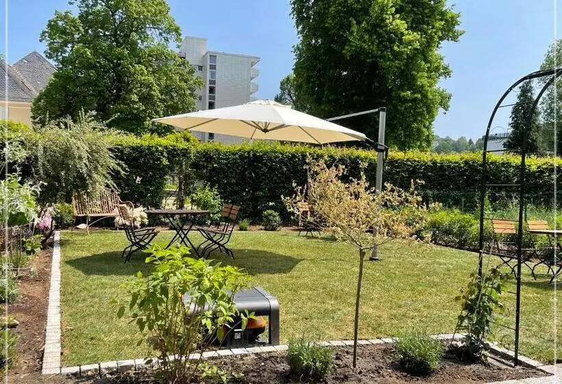 Saar Apartments